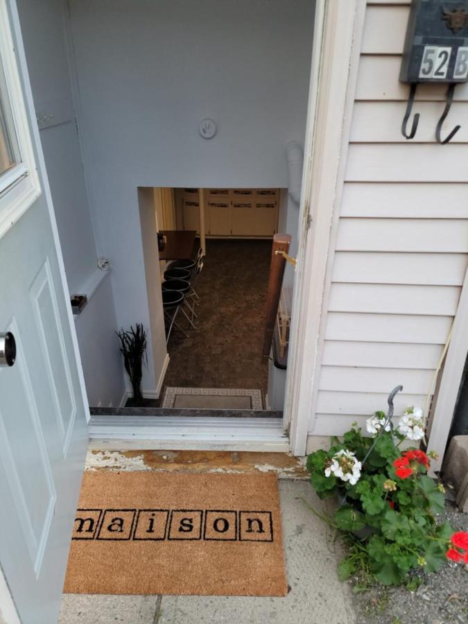 Lower Level Apt 6Ft High Close To Hwy Netflix Wifi Lejlighed Edmundston Eksteriør billede