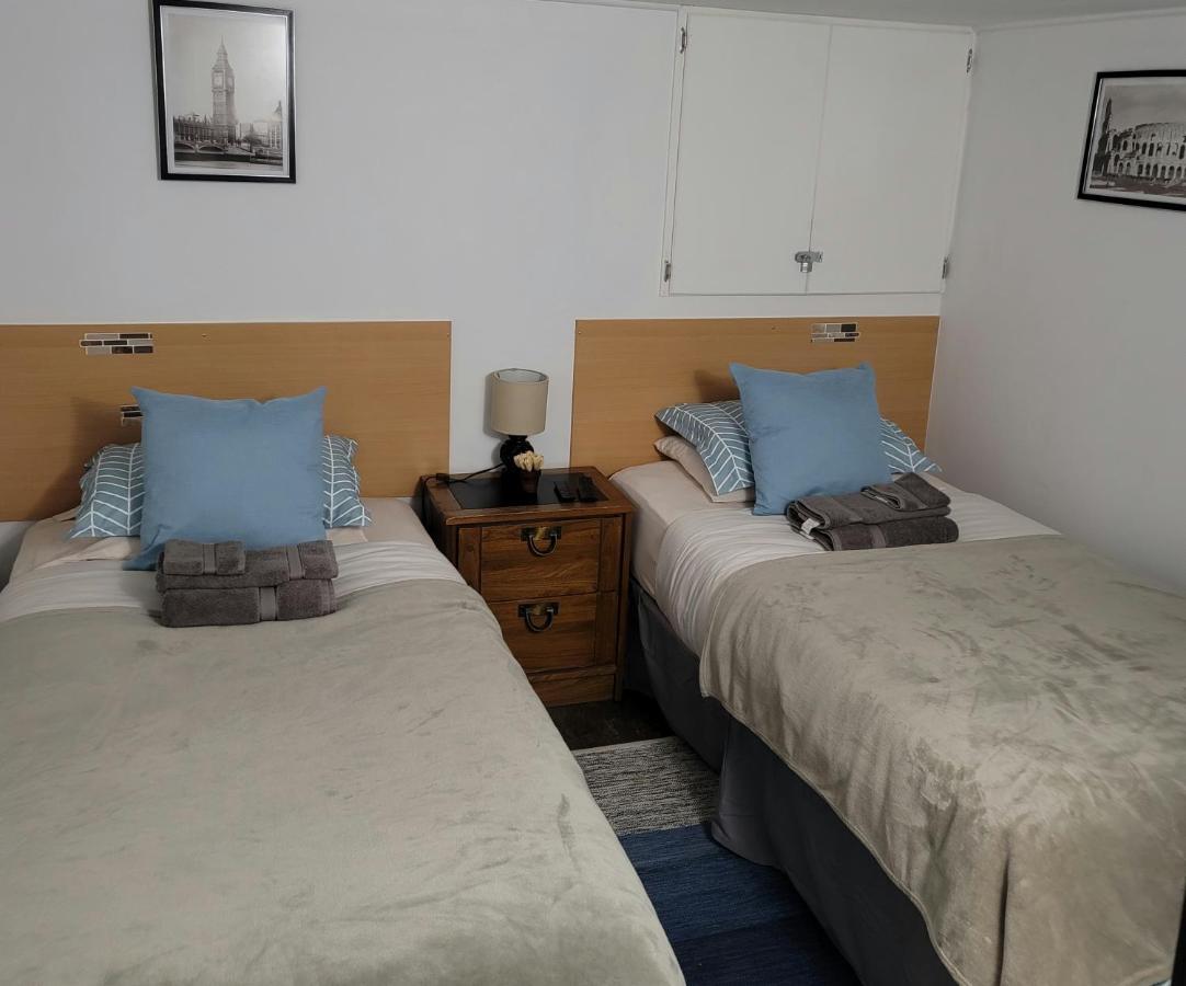 Lower Level Apt 6Ft High Close To Hwy Netflix Wifi Lejlighed Edmundston Eksteriør billede